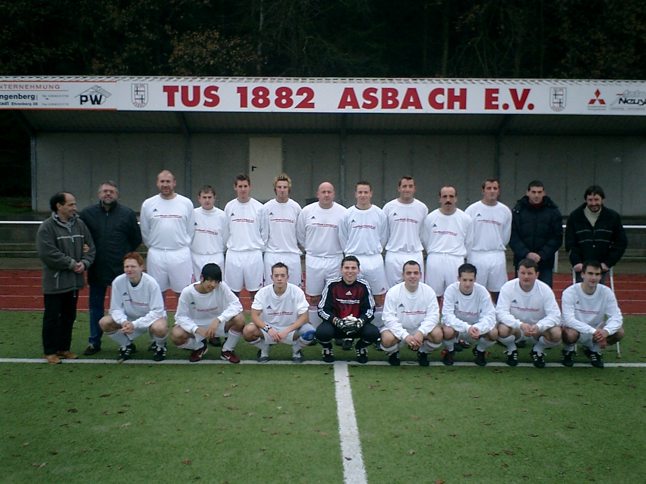 TUS II in den neuen Trikots der Fa. Wolfgang Klossok GmbH
