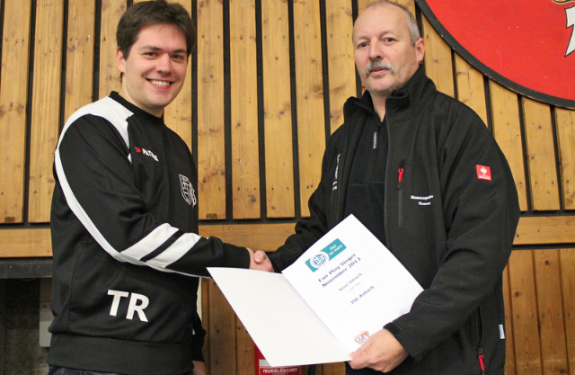 Arno Jokisch von der JSG Asbach mit Mike Leibauer
