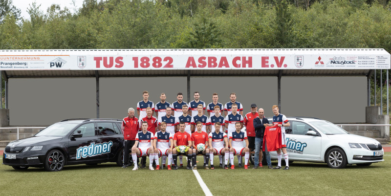 TuS I mit Sponsor Sascha Redmer (Fahrschule Asbach)
