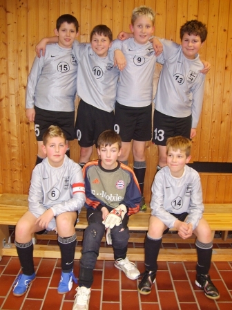 Mannschaftsfoto Hallenrunde Tus Asbach 3
