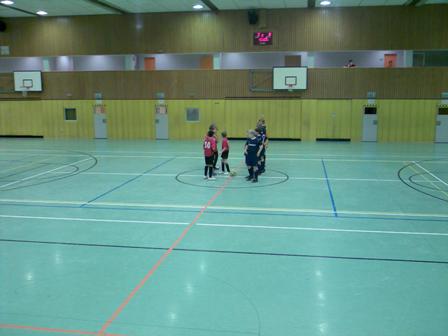 Begüssung mit Sportgruß
