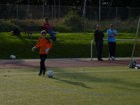 Levin mit guter Ballführung + geballte Trainerkompetenz

