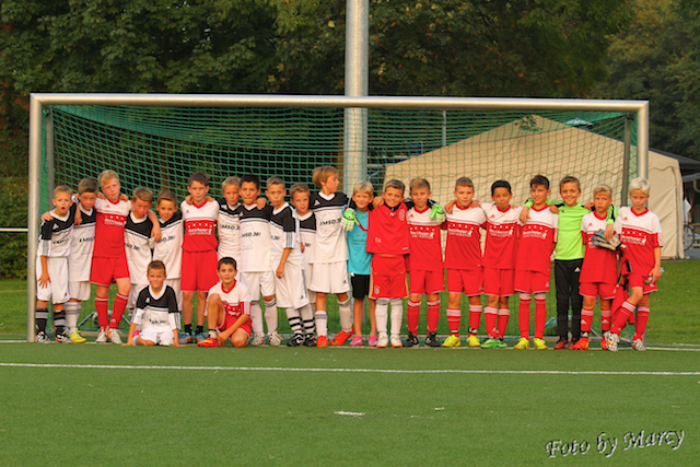 Gruppenbild TuS Asbach mit FC Hennef
